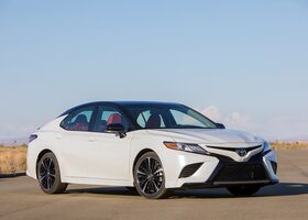 Toyota Camry 2018 на тест-драйве, фото 4