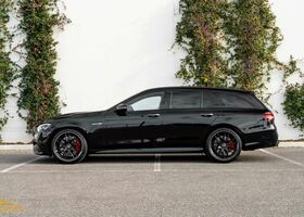 Чорний Мерседес E 63 AMG, об'ємом двигуна 3.98 л та пробігом 16 тис. км за 143978 $, фото 4 на Automoto.ua