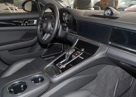 Чорний Порше Panamera, об'ємом двигуна 2.89 л та пробігом 63 тис. км за 99946 $, фото 13 на Automoto.ua