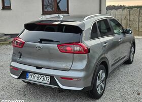 Кіа Niro, об'ємом двигуна 1.58 л та пробігом 159 тис. км за 12635 $, фото 2 на Automoto.ua