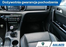 Кіа Sportage, об'ємом двигуна 1.59 л та пробігом 148 тис. км за 16631 $, фото 8 на Automoto.ua