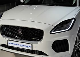 Белый Ягуар E-Pace, объемом двигателя 2 л и пробегом 49 тыс. км за 35926 $, фото 10 на Automoto.ua