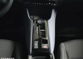 Альфа Ромео Джуниор 2025 в Европе на Automoto.ua Красный Альфа Ромео Джуниор, объемом двигателя 1 л и пробегом 1 тыс. км за 33657 $, фото 14 на Automoto.ua