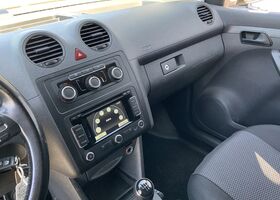 Фольксваген Кадди 2015 в Европе на Automoto.ua Серебряный Фольксваген Кадди, объемом двигателя 1.6 л и пробегом 240 тыс. км за 9595 $, фото 6 на Automoto.ua