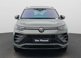 Фольксваген Tayron 2025 у Європі на Automoto.ua Зелений Фольксваген Tayron, об'ємом двигуна 1.5 л та пробігом 3 тис. км за 74579 $, фото 2 на Automoto.ua