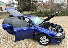 Тойота Авенсіс, Хетчбек 1997 - 2002 Hatch (T22) 1.6