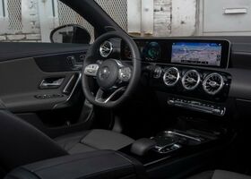 Салон нового Mercedes-Benz CLA 2021