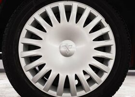 Мицубиси Кольт 2010 в Европе на Automoto.ua Красный Мицубиси Кольт, объемом двигателя 1.12 л и пробегом 66 тыс. км за 6982 $, фото 23 на Automoto.ua