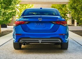 Кузов Nissan Sentra 2020 сзади Как выглядит седан Nissan Sentra сзади