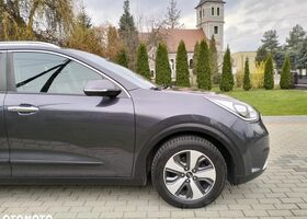 Кіа Niro, об'ємом двигуна 1.58 л та пробігом 183 тис. км за 12959 $, фото 12 на Automoto.ua