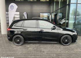 Мерседес Б-класс 2024 в Европе на Automoto.ua Черный Мерседес Б-класс, объемом двигателя 1 л и пробегом 5 тыс. км за 43584 $, фото 3 на Automoto.ua