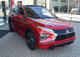 Червоний Міцубісі Eclipse Cross, об'ємом двигуна 2.36 л та пробігом 1 тис. км за 46749 $, фото 3 на Automoto.ua