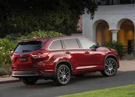 Toyota Highlander 2017 изображение 6 Toyota Highlander 2017 на тест-драйве, фото 6