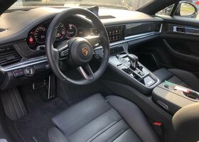 Чорний Порше Panamera, об'ємом двигуна 4 л та пробігом 15 тис. км за 174091 $, фото 4 на Automoto.ua