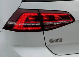 Фольксваген Гольф ГТІ 2013 у Європі на Automoto.ua Білий Фольксваген Гольф ГТІ, об'ємом двигуна 1.98 л та пробігом 221 тис. км за 11063 $, фото 13 на Automoto.ua