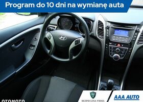 Хендай i30, объемом двигателя 1.37 л и пробегом 159 тыс. км за 6263 $, фото 7 на Automoto.ua