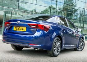 Toyota Avensis 2016 на тест-драйве, фото 7