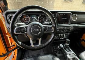 Джип Gladiator 2022 в Европе на Automoto.ua Черный Джип Gladiator, объемом двигателя 2.99 л и пробегом 50 тыс. км за 44484 $, фото 6 на Automoto.ua