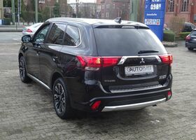 Черный Мицубиси Outlander PHEV, объемом двигателя 2 л и пробегом 103 тыс. км за 23175 $, фото 4 на Automoto.ua