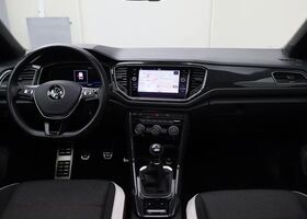 Фольксваген Ті-Рок 2018 у Європі на Automoto.ua Синій Фольксваген Ті-Рок, об'ємом двигуна 1.5 л та пробігом 44 тис. км за 26297 $, фото 3 на Automoto.ua