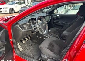 Альфа Ромео Giulietta 2018 у Європі на Automoto.ua Червоний Альфа Ромео Giulietta, об'ємом двигуна 1 л та пробігом 54 тис. км за 13536 $, фото 15 на Automoto.ua