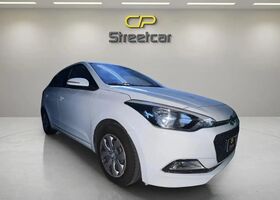 Хендай и20 2015 в Европе на Automoto.ua Белый Хендай и20, объемом двигателя 1.12 л и пробегом 171 тыс. км за 8744 $, фото 6 на Automoto.ua