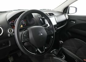 Мицубиси Спейс Стар 2023 в Европе на Automoto.ua Красный Мицубиси Спейс Стар, объемом двигателя 1.19 л и пробегом 8 тыс. км за 16757 $, фото 11 на Automoto.ua
