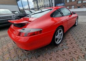 Красный Порше 911, объемом двигателя 3.39 л и пробегом 172 тыс. км за 31787 $, фото 3 на Automoto.ua