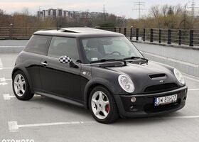 Мини John Cooper Works, объемом двигателя 1.6 л и пробегом 165 тыс. км за 6156 $, фото 1 на Automoto.ua