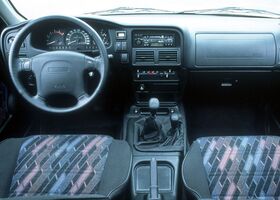 Опель Фронтера, Позашляховик / Кросовер 1992 - 1998 A Sport 2.0 i