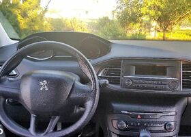 Пежо 308, объемом двигателя 1.56 л и пробегом 140 тыс. км за 9158 $, фото 23 на Automoto.ua