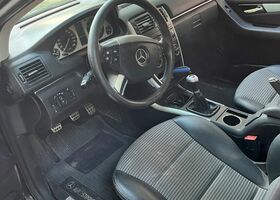 Мерседес Б-класс 2006 в Европе на Automoto.ua Черный Мерседес Б-класс, объемом двигателя 1 л и пробегом 265 тыс. км за 2422 $, фото 3 на Automoto.ua