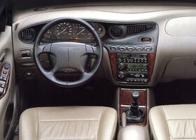 Дэу Леганза, Седан 1997 - 2002 1.8 i (95)