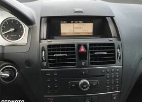 Мерседес Ц-Класс 2008 в Европе на Automoto.ua Черный Мерседес Ц-Класс, объемом двигателя 1 л и пробегом 227 тыс. км за 28500 $, фото 32 на Automoto.ua