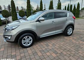 Кіа Sportage, об'ємом двигуна 2 л та пробігом 190 тис. км за 8596 $, фото 4 на Automoto.ua