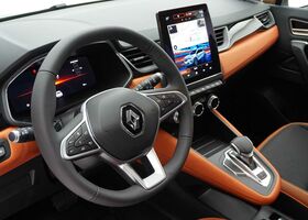 Интерьер салона нового Renault Captur 2020 года