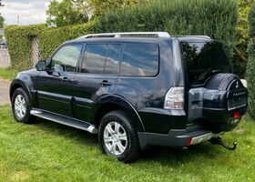 Мицубиси Паджеро 2009 в Европе на Automoto.ua Черный Мицубиси Паджеро, объемом двигателя 3.2 л и пробегом 85 тыс. км за 26803 $, фото 8 на Automoto.ua