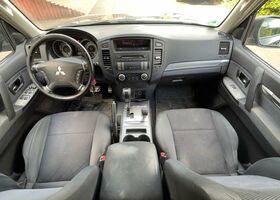 Міцубісі Паджеро 2009 у Європі на Automoto.ua Синій Міцубісі Паджеро, об'ємом двигуна 0 л та пробігом 260 тис. км за 12500 $, фото 8 на Automoto.ua