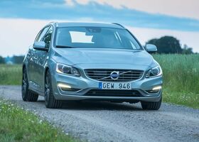 Volvo V60 2016 на тест-драйве, фото 13