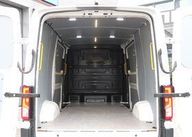 Фольксваген Крафтер 2022 в Европе на Automoto.ua Белый Фольксваген Крафтер, объемом двигателя 1.97 л и пробегом 37826 тыс. км за 45920 $, фото 3 на Automoto.ua