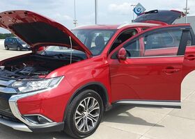 Мицубиси Аутлендер 2016 в Европе на Automoto.ua Мицубиси Аутлендер, объемом двигателя 2.27 л и пробегом 141 тыс. км за 74000 $, фото 29 на Automoto.ua