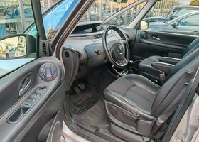 Рено Гранд Эспейс 2012 в Европе на Automoto.ua Серебряный Рено Гранд Эспейс, объемом двигателя 2 л и пробегом 257 тыс. км за 4590 $, фото 9 на Automoto.ua