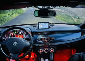 Альфа Ромео Giulietta, об'ємом двигуна 1.96 л та пробігом 185 тис. км за 5594 $, фото 8 на Automoto.ua