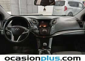 Хендай і40 2013 у Європі на Automoto.ua Чорний Хендай і40, об'ємом двигуна 1.69 л та пробігом 148 тис. км за 11547 $, фото 5 на Automoto.ua
