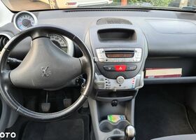 Пежо 107, объемом двигателя 1 л и пробегом 66 тыс. км за 2505 $, фото 4 на Automoto.ua