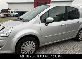 Рено Модус 2008 у Європі на Automoto.ua Срібний Рено Модус, об'ємом двигуна 1.6 л та пробігом 80 тис. км за 1751 $, фото 1 на Automoto.ua