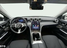 Мерседес Ц-Класс 2024 в Европе на Automoto.ua Черный Мерседес Ц-Класс, объемом двигателя 1 л и пробегом 1 тыс. км за 51744 $, фото 9 на Automoto.ua