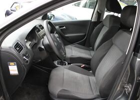 Фольксваген Поло 2009 у Європі на Automoto.ua Сірий Фольксваген Поло, об'ємом двигуна 1.39 л та пробігом 142 тис. км за 5781 $, фото 4 на Automoto.ua