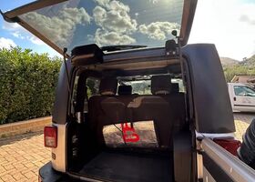 Джип Вранглер 2008 в Европе на Automoto.ua Серебряный Джип Вранглер, объемом двигателя 2.78 л и пробегом 203 тыс. км за 18049 $, фото 7 на Automoto.ua