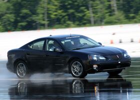 Понтіак Grand Prix, Седан 2004 - 2008 (_IX_) 5.3 i V8 GXP